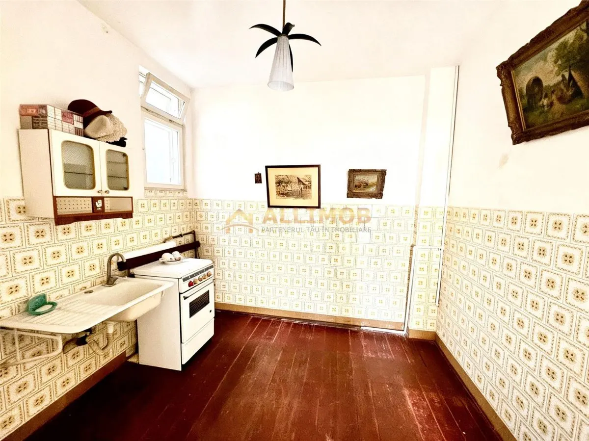 Casă de vânzare în zona Sala Sporturilor â€“ ideală pentru locuit sau investiție - foto 17
