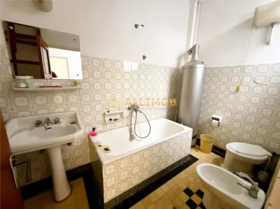 Casă de vânzare în zona Sala Sporturilor â€“ ideală pentru locuit sau investiție - foto 18