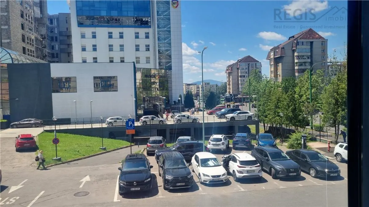 Spatiu comercial versatil in Centrul Civic - foto 1