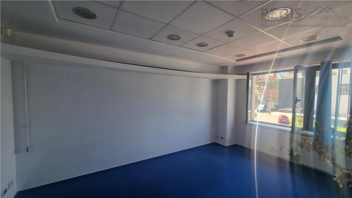 Spatiu comercial versatil in Centrul Civic - foto 2