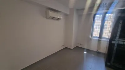 Spatiu comercial versatil in Centrul Civic - foto 12