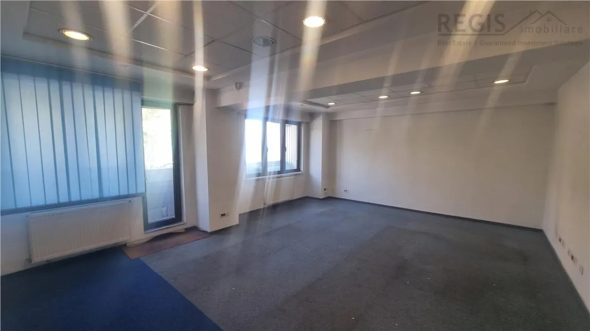 Spatiu comercial versatil in Centrul Civic - foto 14