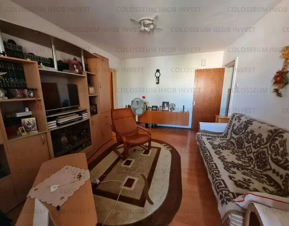 Apartament 3 camere | Semidecomandat | zona Astra - foto 1