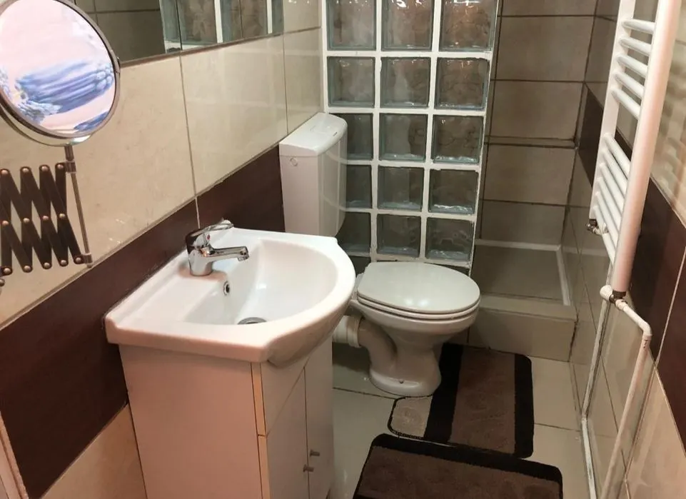Apartament 2 camere, pe 2 nivele, cu mica gradina, Centrul Istoric, Brasov - foto 3