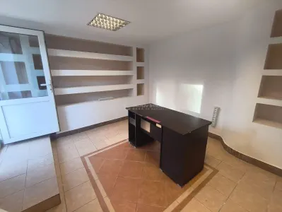 Resita Spatiu Comercial Zona Centrala - foto 12