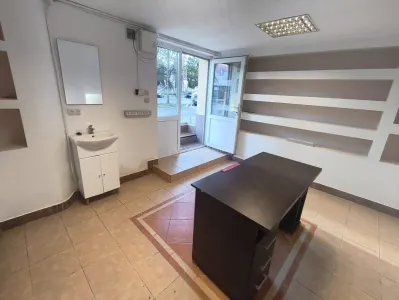 Resita Spatiu Comercial Zona Centrala - foto 10