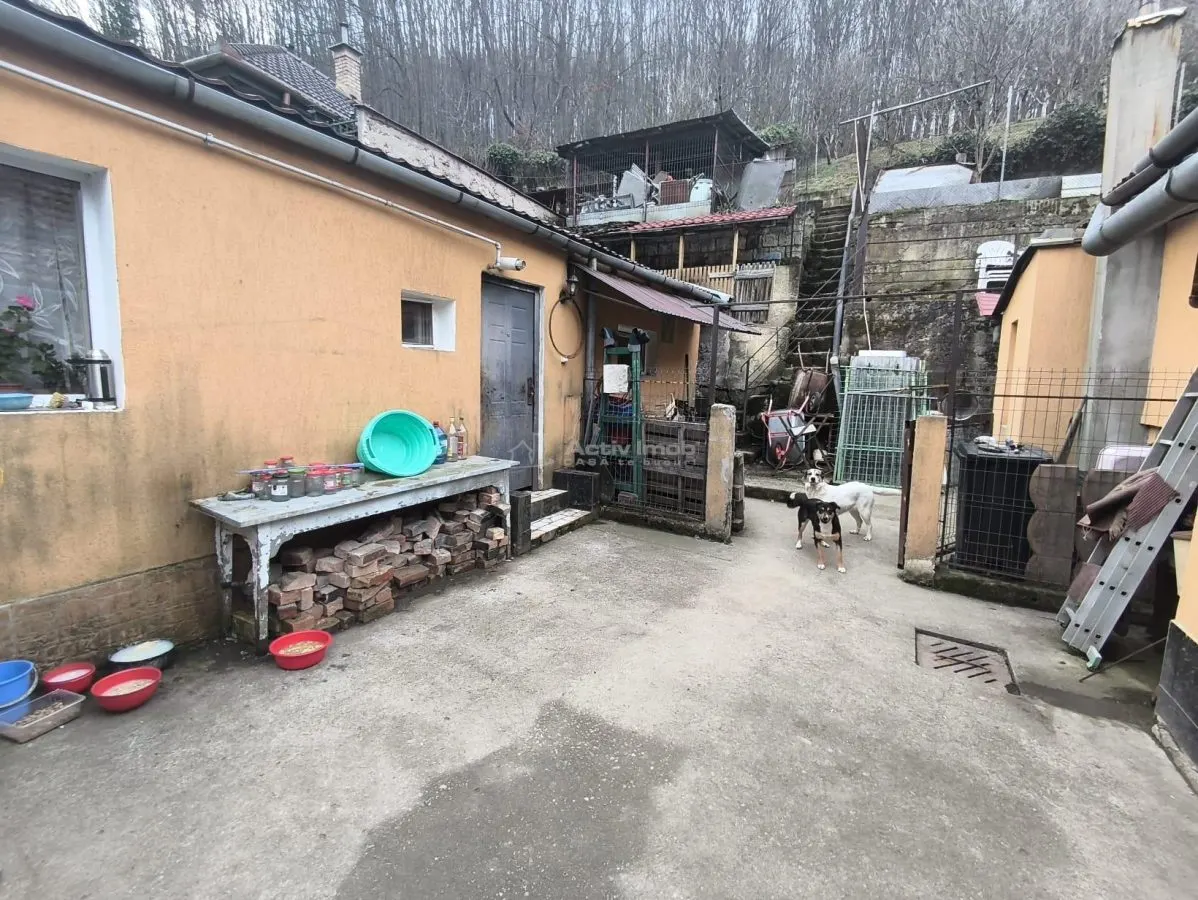 Resita Casa Muncitoresc Zona  Fosta Baie Comunala - foto 15