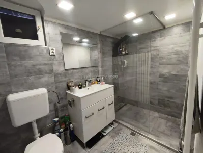 Resita Casa Muncitoresc Zona  Fosta Baie Comunala - foto 8