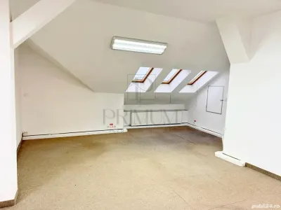 Spatiu Birouri 5 camere decomandate in cladire noua, mansarda - Central - Punctele Cardinale - foto 3