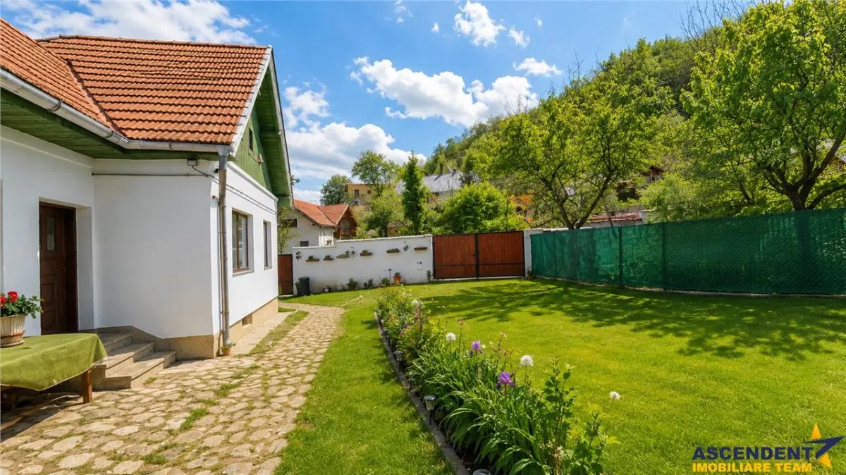 Casa sub aripa padurii, 1.750 teren roditor, Central, Sacele, Brasov - foto 3