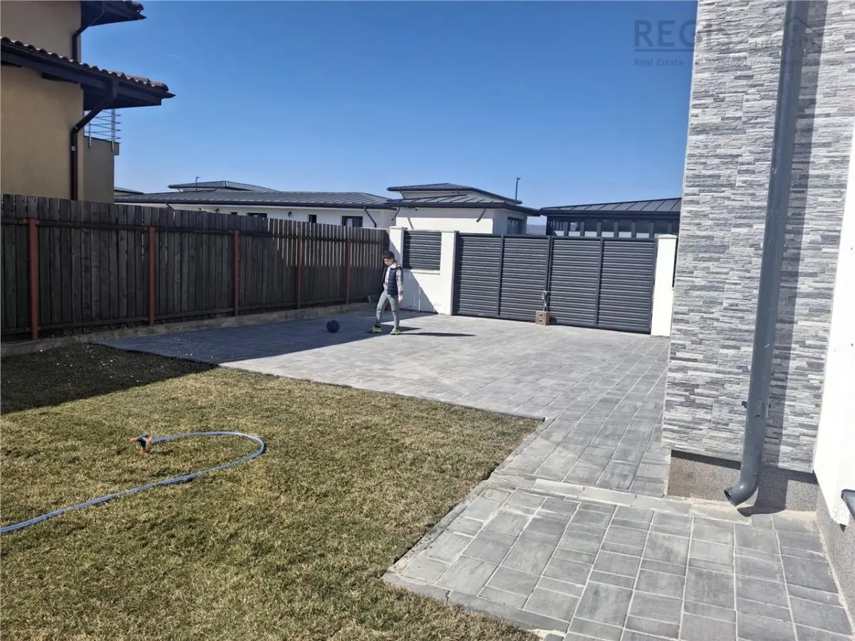 Vila moderna de 4 camere in Cristian - foto 7