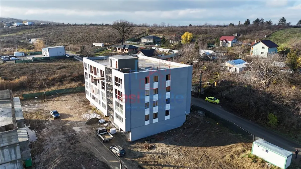 Apartament cu 2 camere zona Hlincea etajul 1 - 65mp - foto 1
