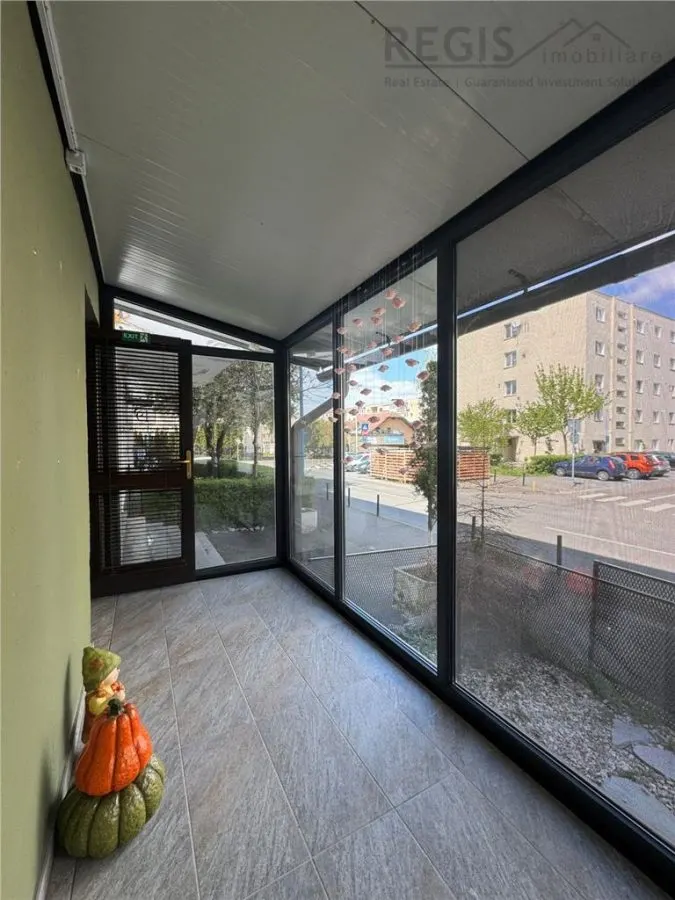 Vanzare spatiu comercial in cartierul Tractorul â€“ 2 studiouri independente - foto 2