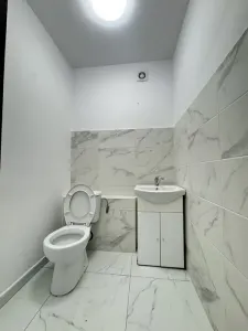 Vanzare spatiu comercial in cartierul Tractorul â€“ 2 studiouri independente - foto 10