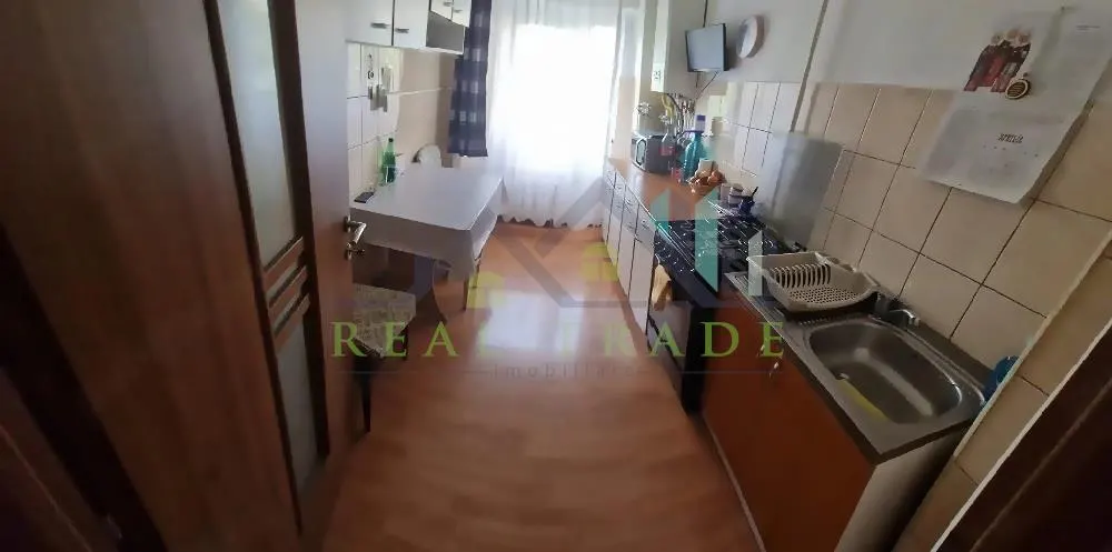Apartament 2 camere decomandat etajul 1zona Judetean - foto 3