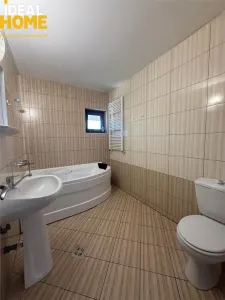Vila 4 camere Lunca Cetatuii Str Trandafirilor - foto 9