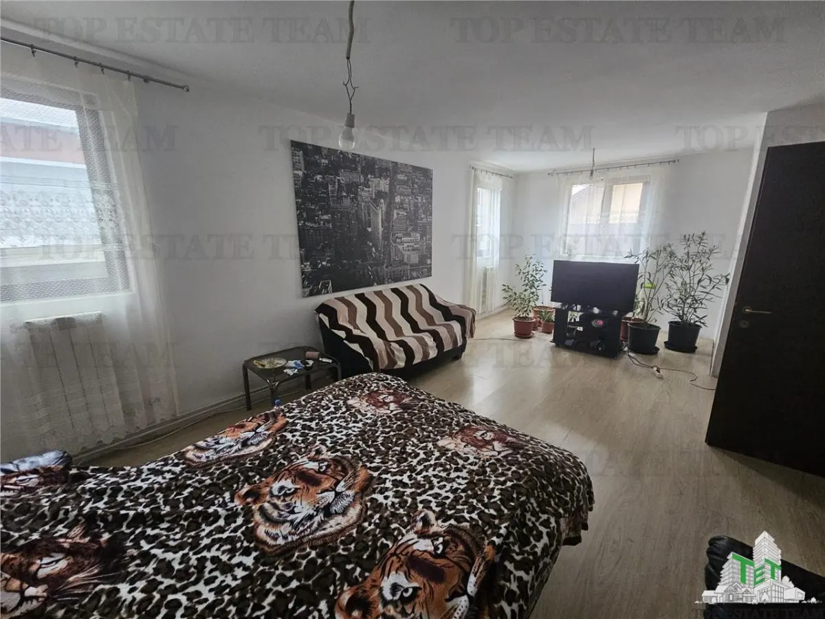 Casa 3 camere+garaj teren 370 metri in centru Ciorogarla - foto 4