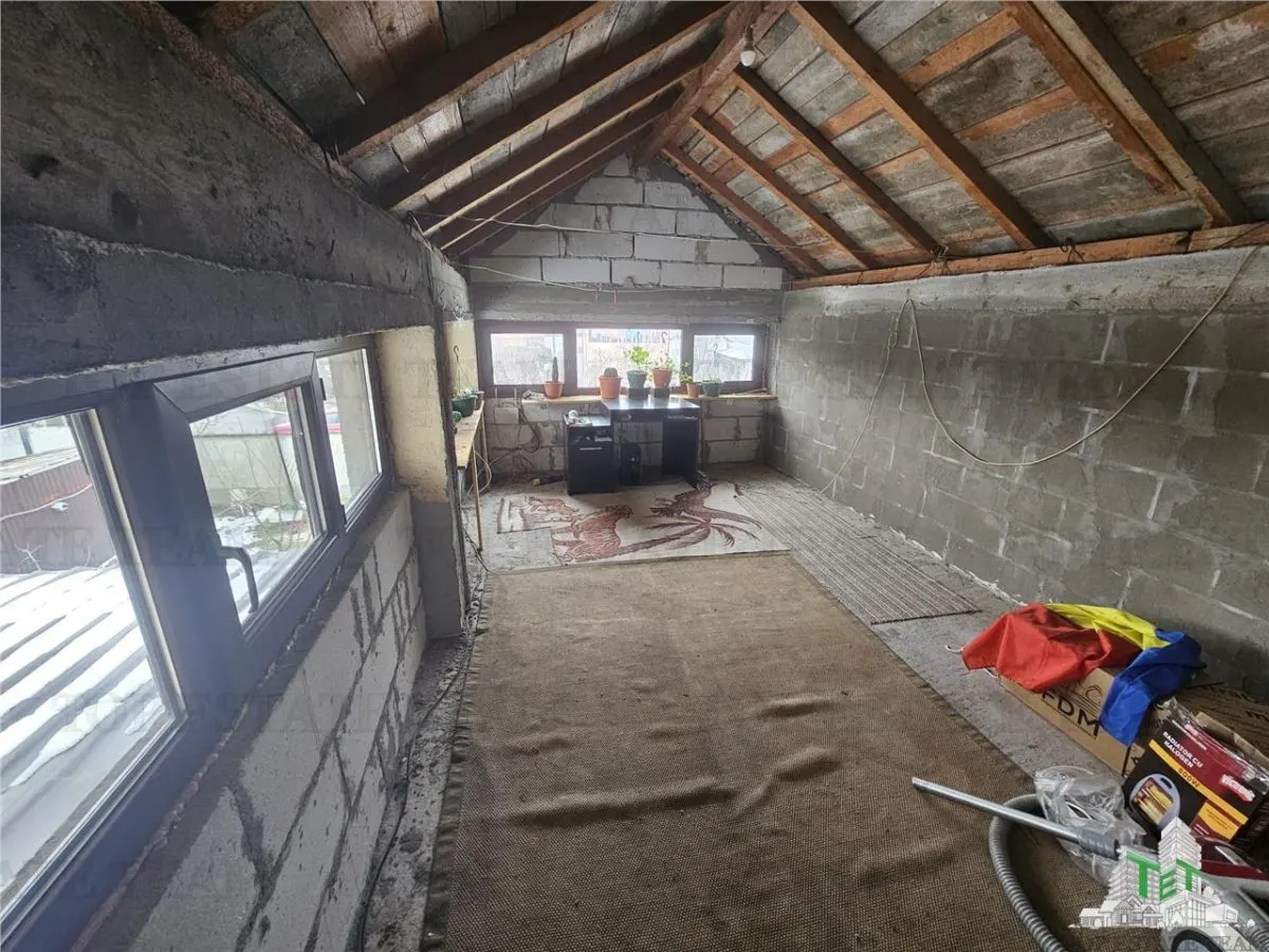 Casa 3 camere+garaj teren 370 metri in centru Ciorogarla - foto 7