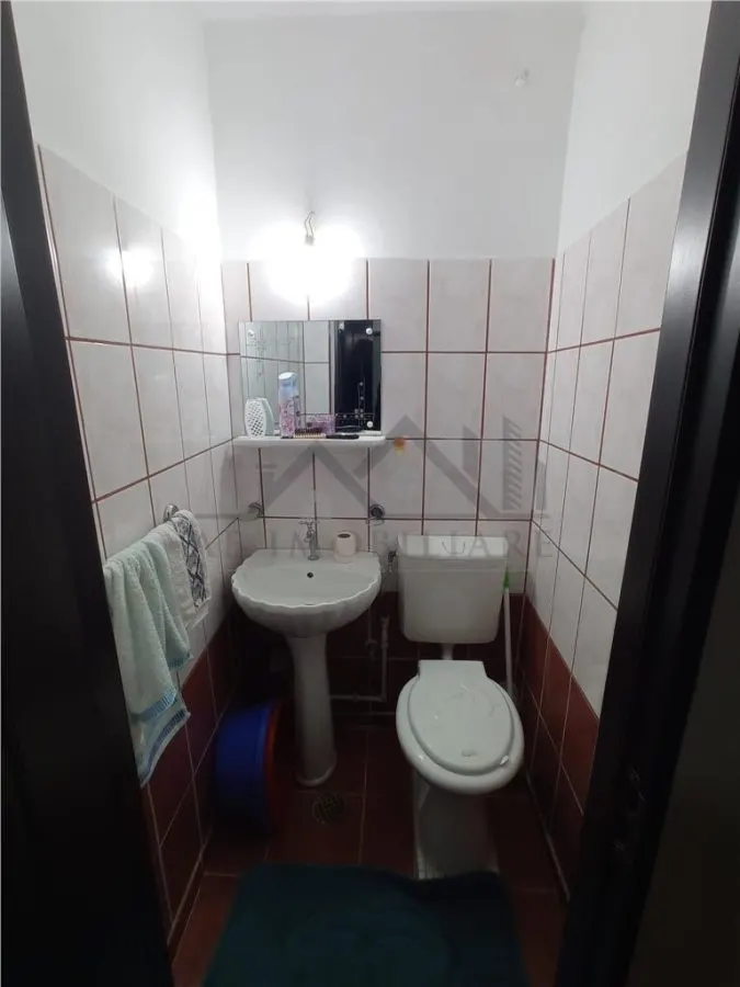 Apartament 4 camere Podu Ros - foto 9