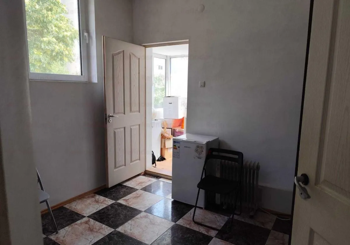 Vanzare apartament 3 camere in vila + 35% cota indiviza din partile comune | Tineretului - Sincai | - foto 7