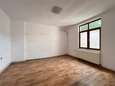 Apartament 4 camere 150 mp in vila | centrala proprie | Titulescu - Bd. Alexandru Ioan Cuza | - foto 2