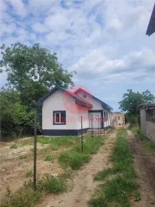 Casa de Vanzare Lumina Finisata la Cheie, Aproape de Centru - foto 2