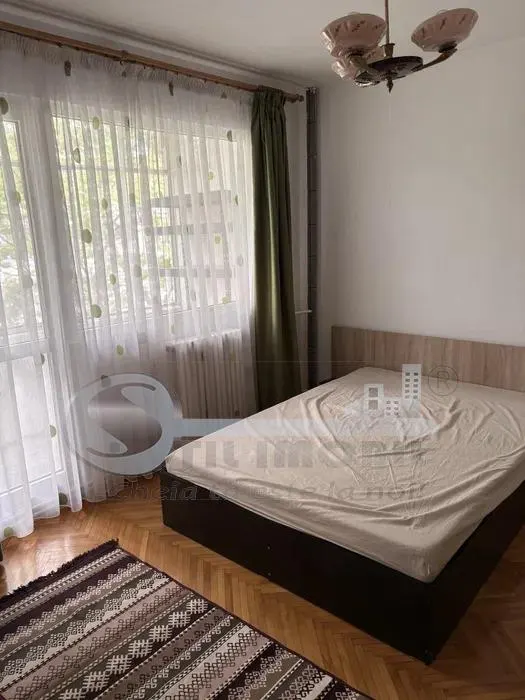 Apartament 3 camere, Pod Ros,  aer conditionat, doua balcoane - foto 1