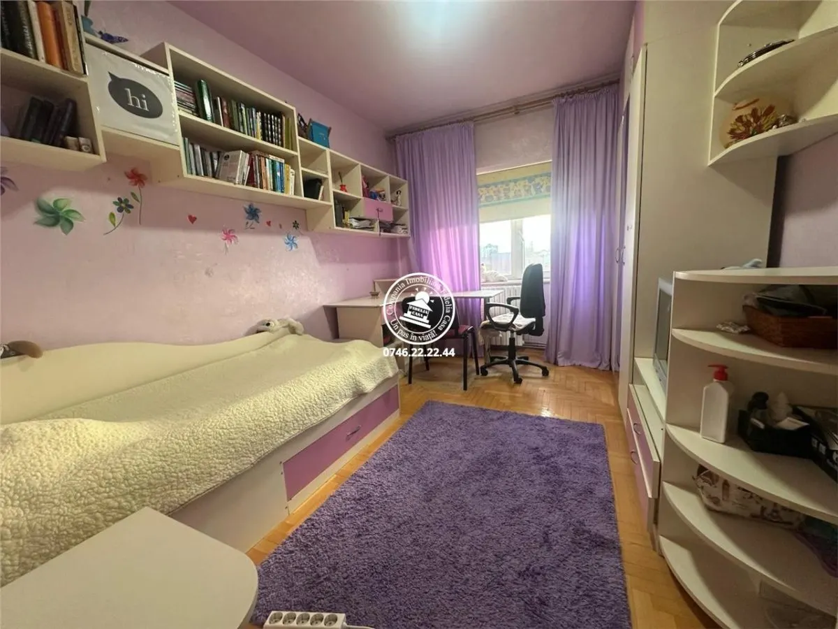 Apartament 4 camere  de vanzare  Pacurari, - foto 3