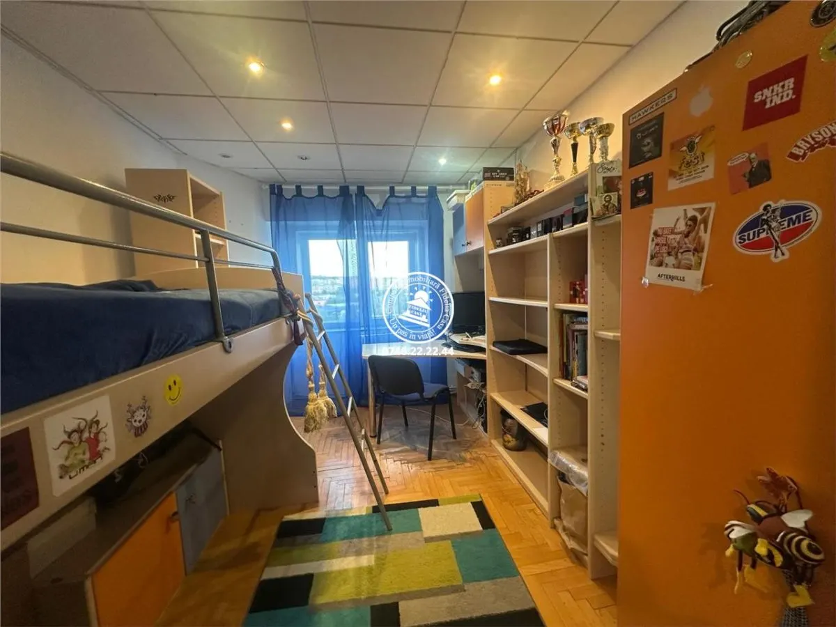 Apartament 4 camere  de vanzare  Pacurari, - foto 4