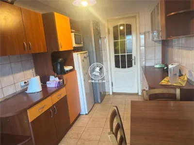 Apartament 4 camere  de vanzare  Pacurari, - foto 5