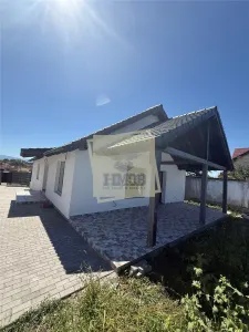 Casa individuala 4 camere 2 bai teren 500 mp la 8 km de Sibiu - foto 2
