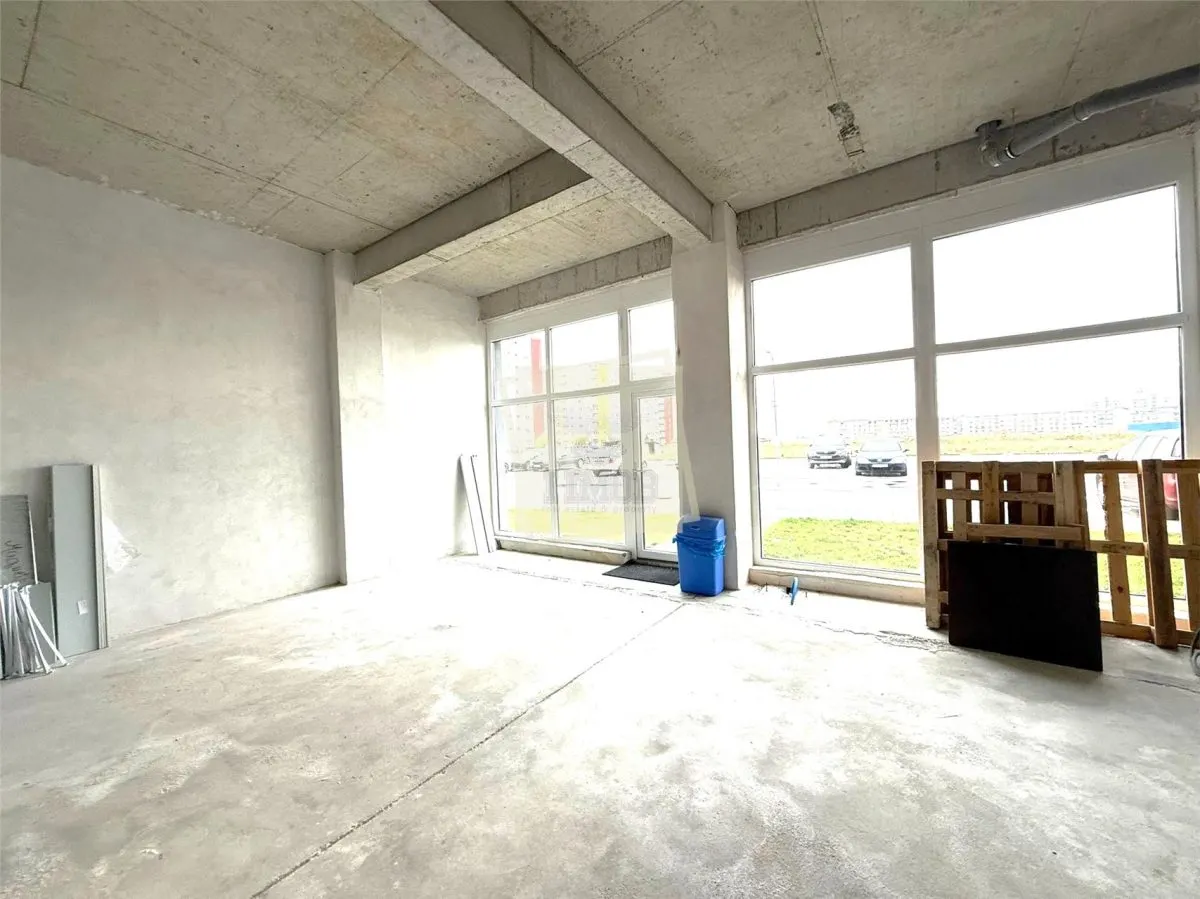 Spatiu comercial 140 mpu 4 parcari pretabil afacere Sibiu - foto 4