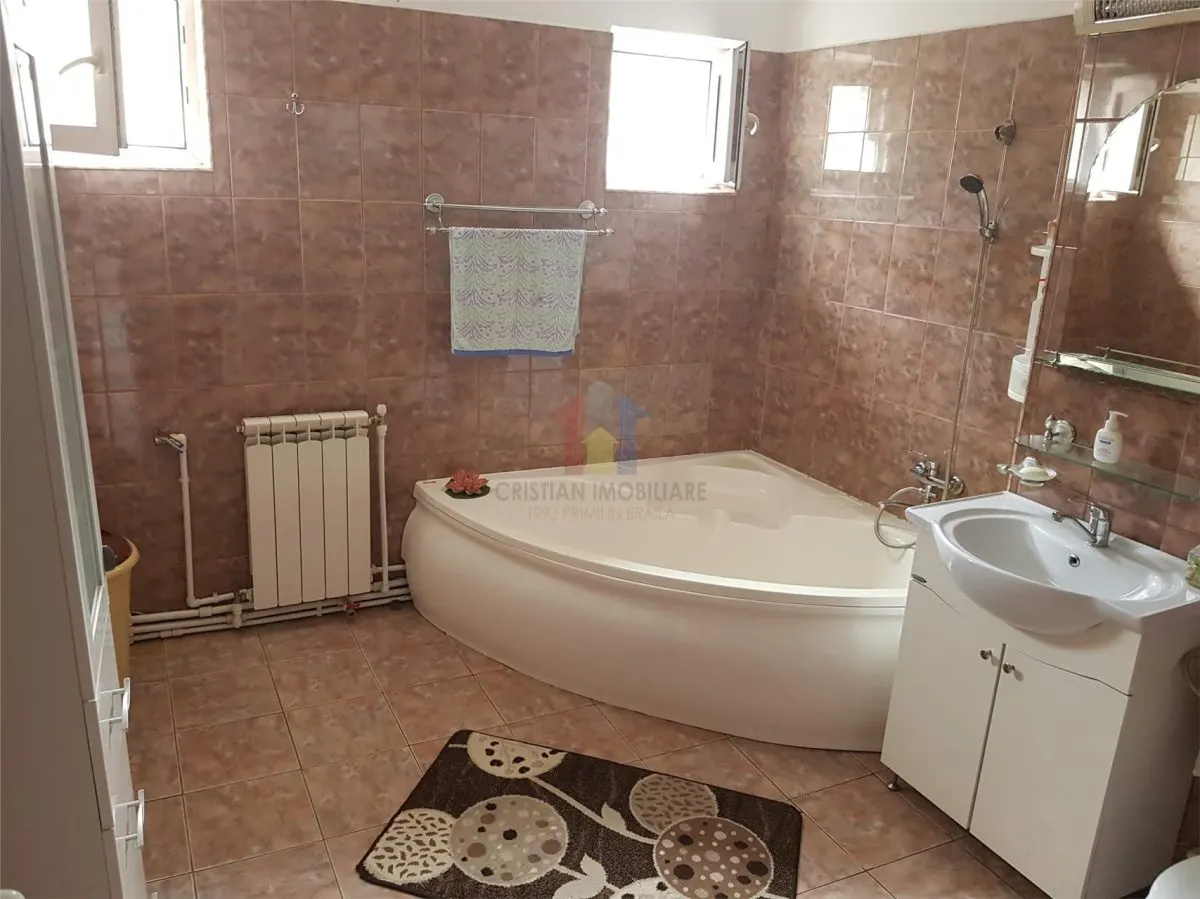DECOMANDAT! Ap 3 camere, zona Victoriei-Garii in Sup de 78mp - foto 11