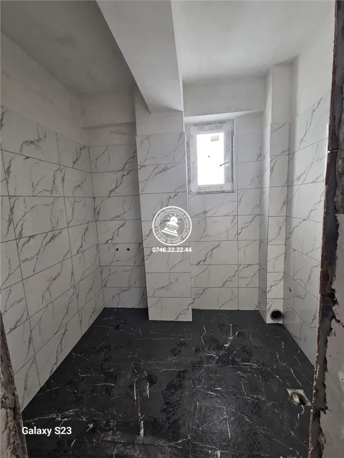 Apartament 2 camere  de vanzare -Hlincea - foto 3