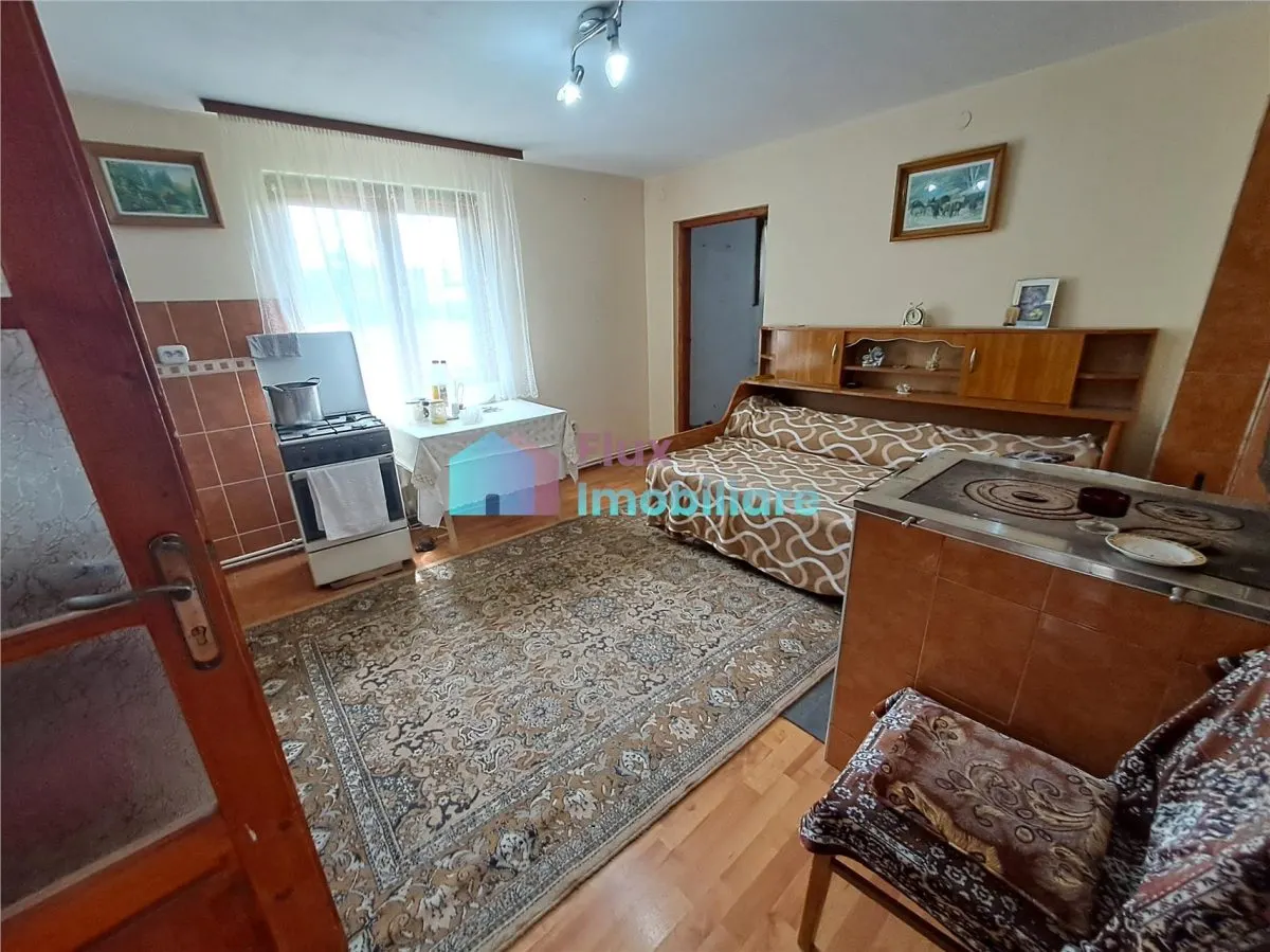 Casa cu teren in Malini - foto 18