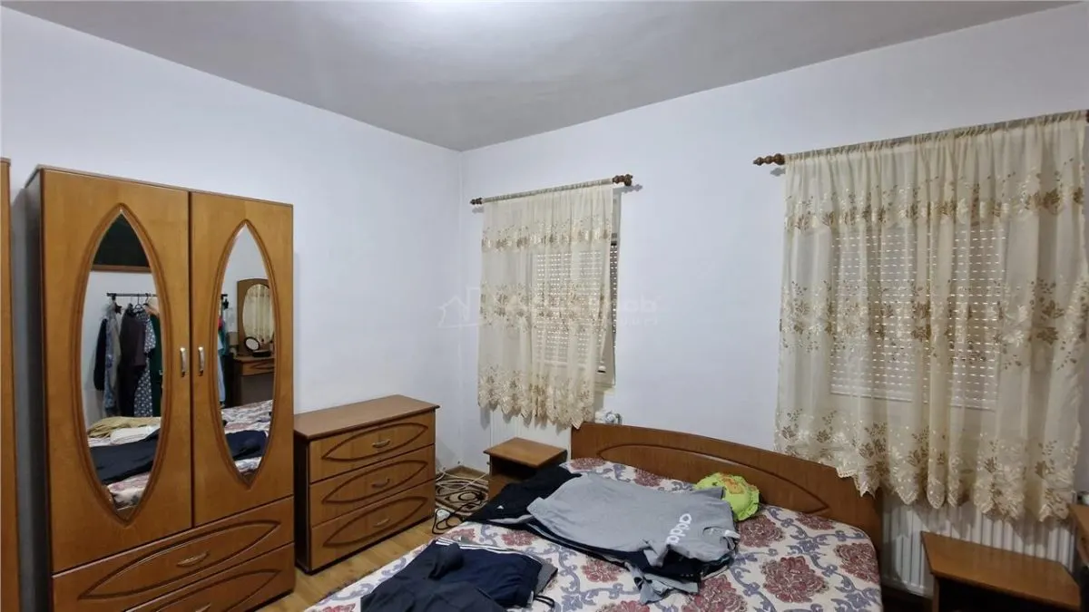 Resita Casa 7 Incaperi Parter si Etaj, Zero investitii - foto 12