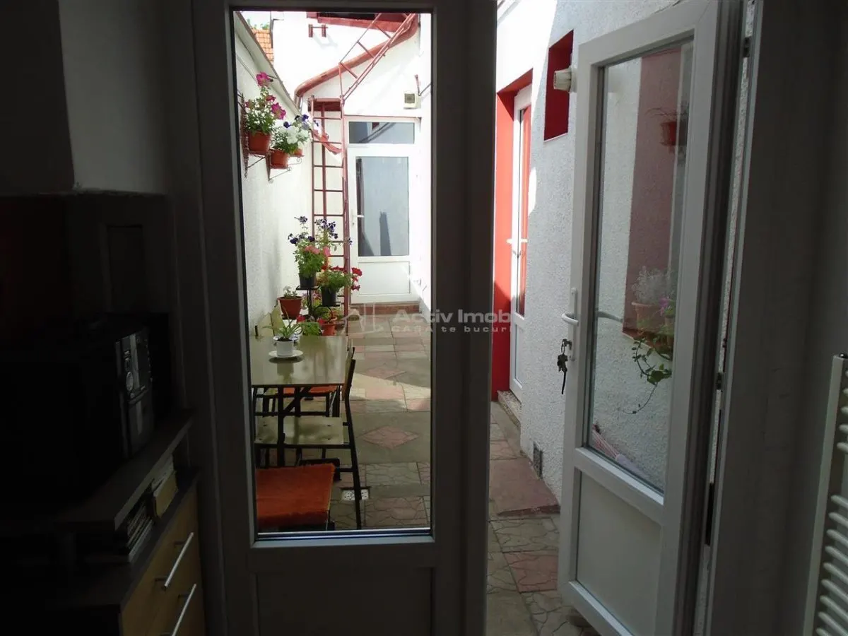 Resita Casa 7 Incaperi Parter si Etaj, Zero investitii - foto 14