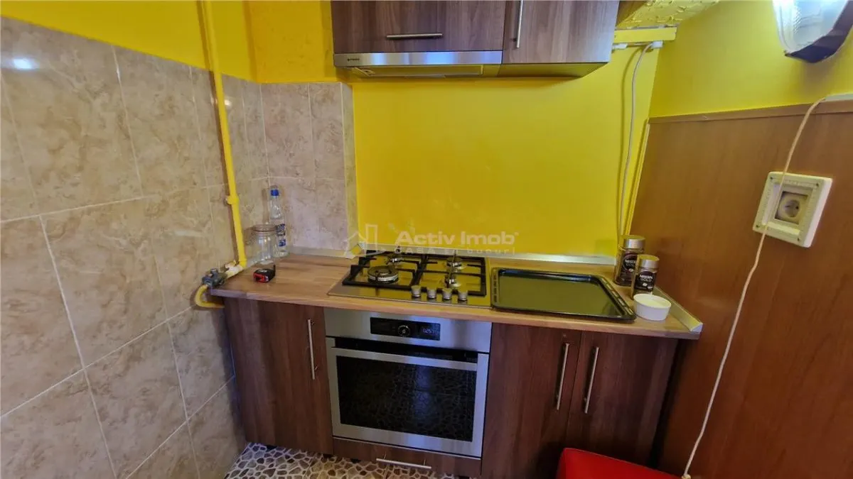 Resita Casa 7 Incaperi Parter si Etaj, Zero investitii - foto 3