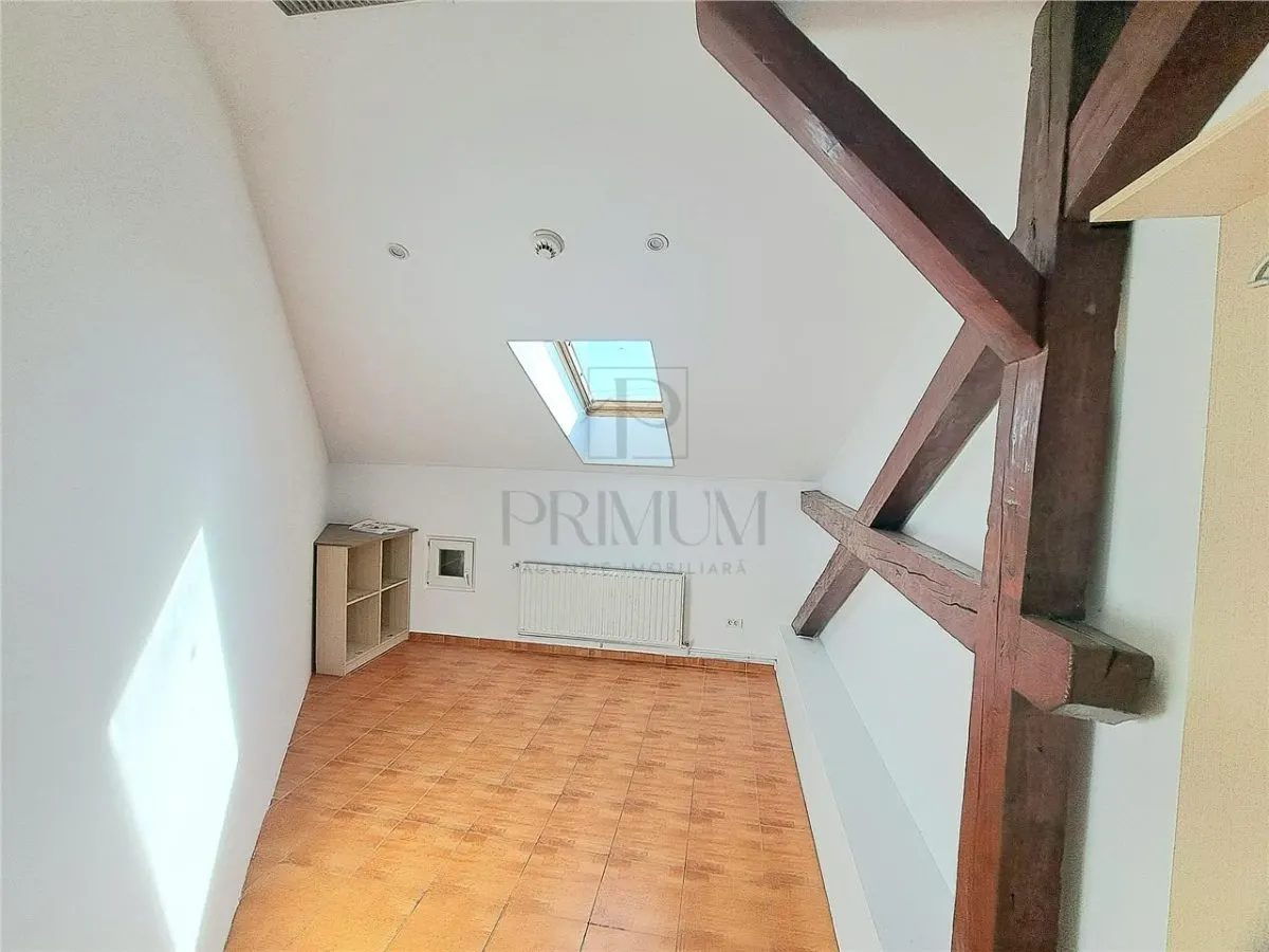 Spatiu birouri 5 camere la mansarda 160 mp - Semicentral - foto 3