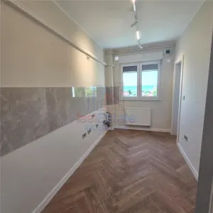 Oferta Rara - Copou - Parc - Apartament 4 camere cu garaj si boxa - foto 11