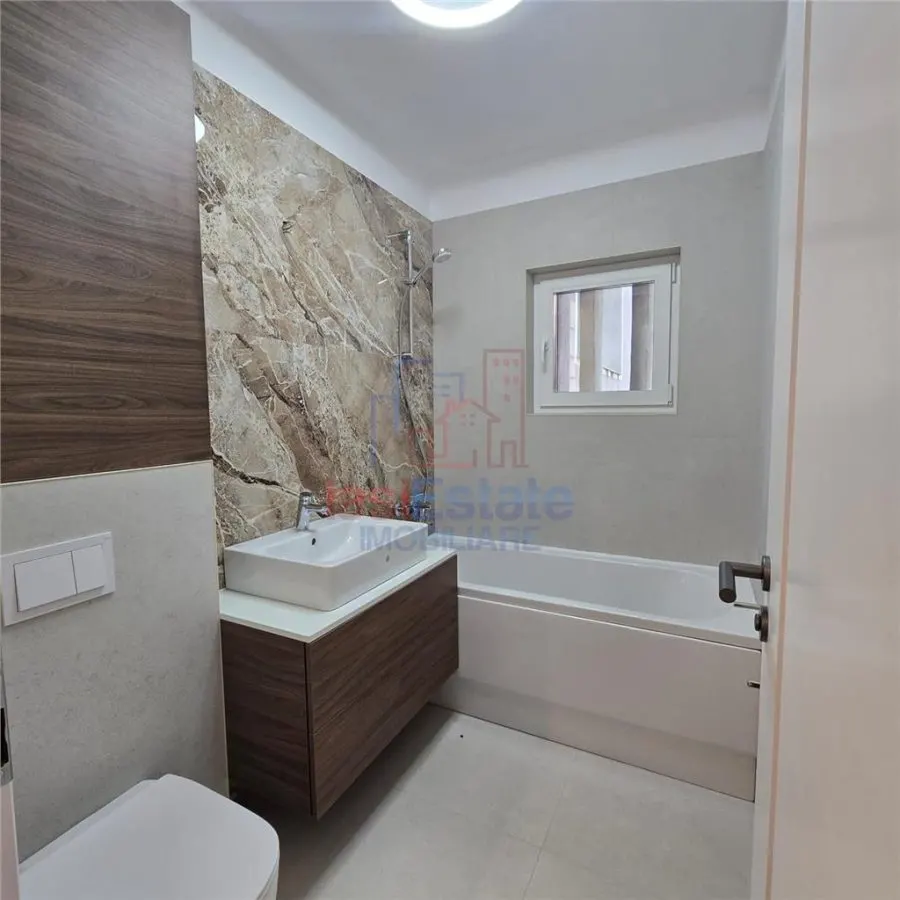 Oferta Rara - Copou - Parc - Apartament 4 camere cu garaj si boxa - foto 12