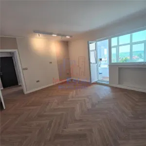Oferta Rara - Copou - Parc - Apartament 4 camere cu garaj si boxa - foto 13