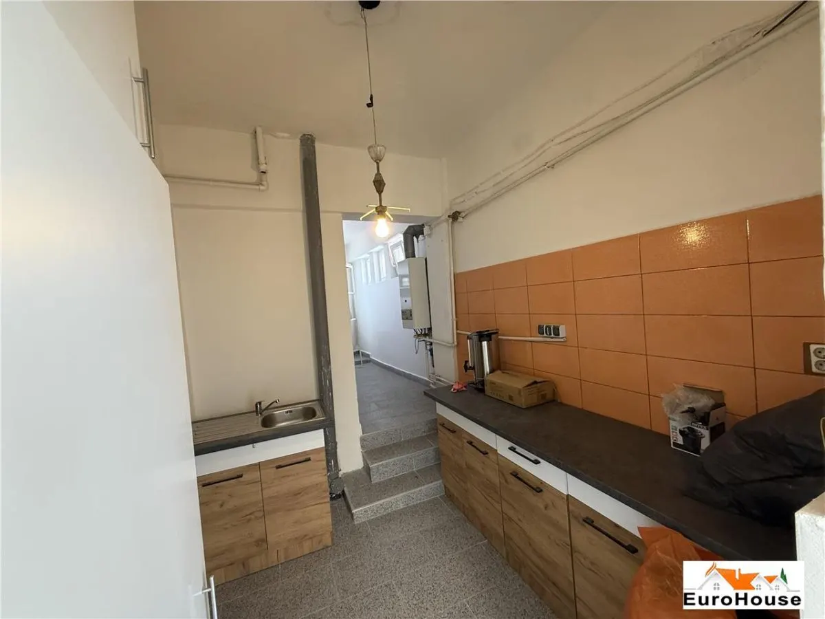 Spatiu Comercial De Vanzare - 130mp , Zona Ampoi , Alba Iulia - foto 8