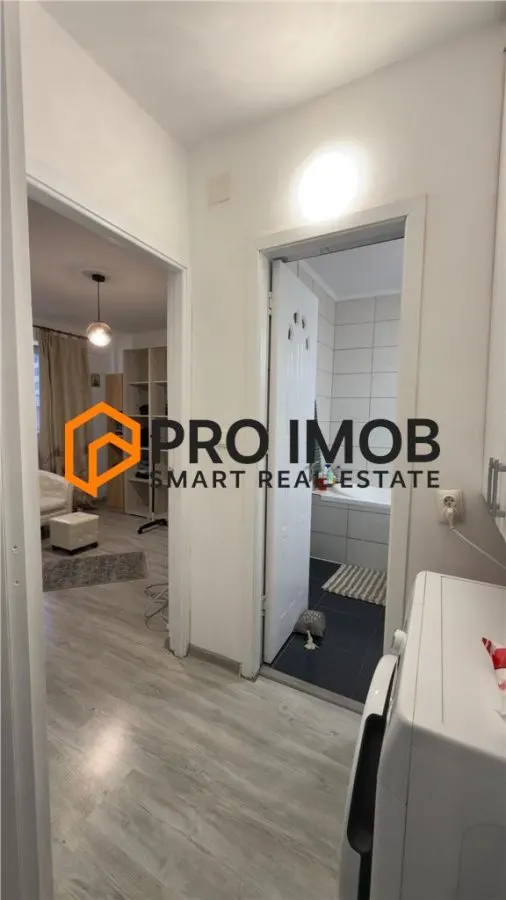 Apartament 3 camere cf 1 semidecomandat zona Micro 3 - foto 3