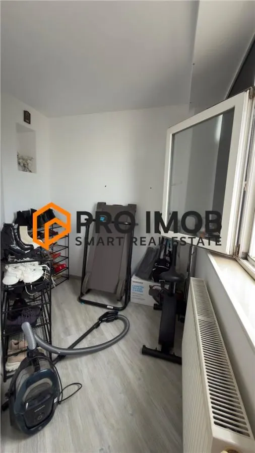 Apartament 3 camere cf 1 semidecomandat zona Micro 3 - foto 9