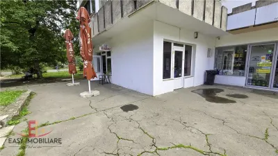 Spatiu comercial 45mp, vitrina, Dambu Pietros, grup sanitar, 2 zone acces. - foto 3