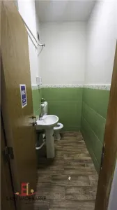 Spatiu comercial 45mp, vitrina, Dambu Pietros, grup sanitar, 2 zone acces. - foto 7