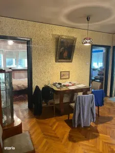 Vanzare apartament 3 camere in Vila, Piata Constitutiei - foto 4
