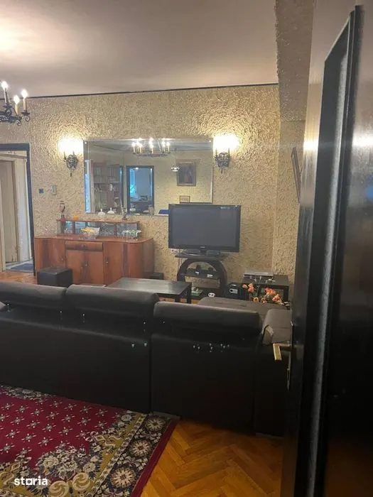 Vanzare apartament 3 camere in Vila, Piata Constitutiei - foto 6
