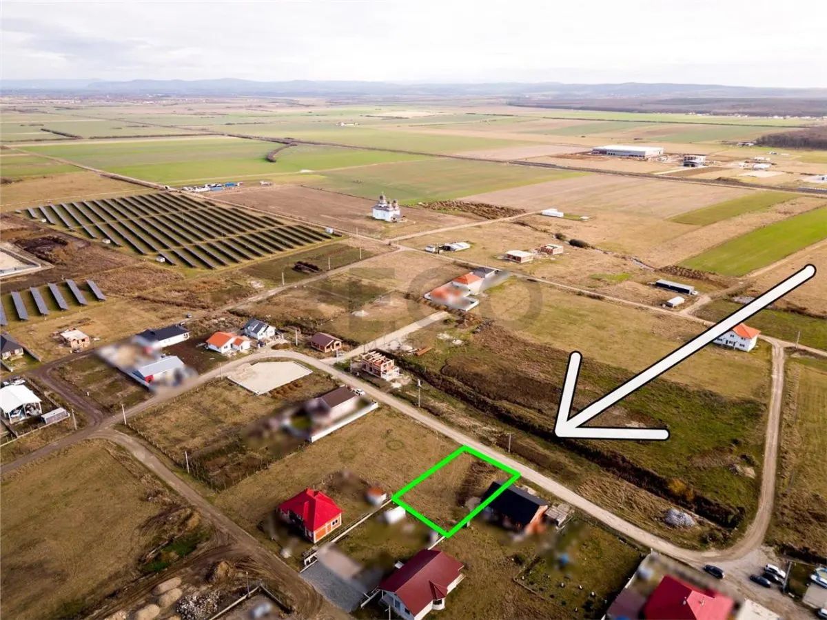 RECO Teren intravilan cu utilitati   Osorhei 700 mp - foto 1